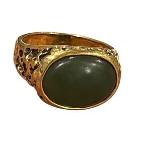 Elegant Gold and Green Men's Ring